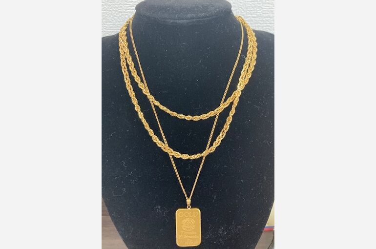 純金ネックレス